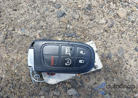 2015 Jeep Cherokee Limited из США, поврежденный, VIN 1C4PJMDBXFW511719